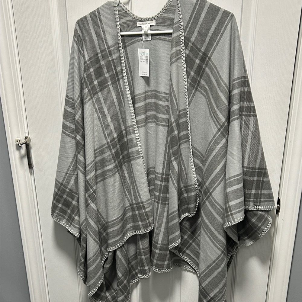 NWT Maurices Gray Checkered Knit Poncho
